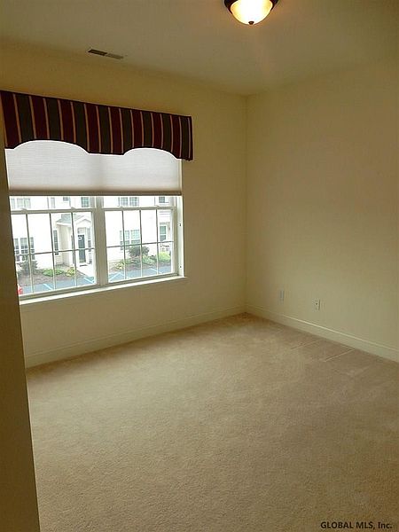 5th image of 206 N RIDGE