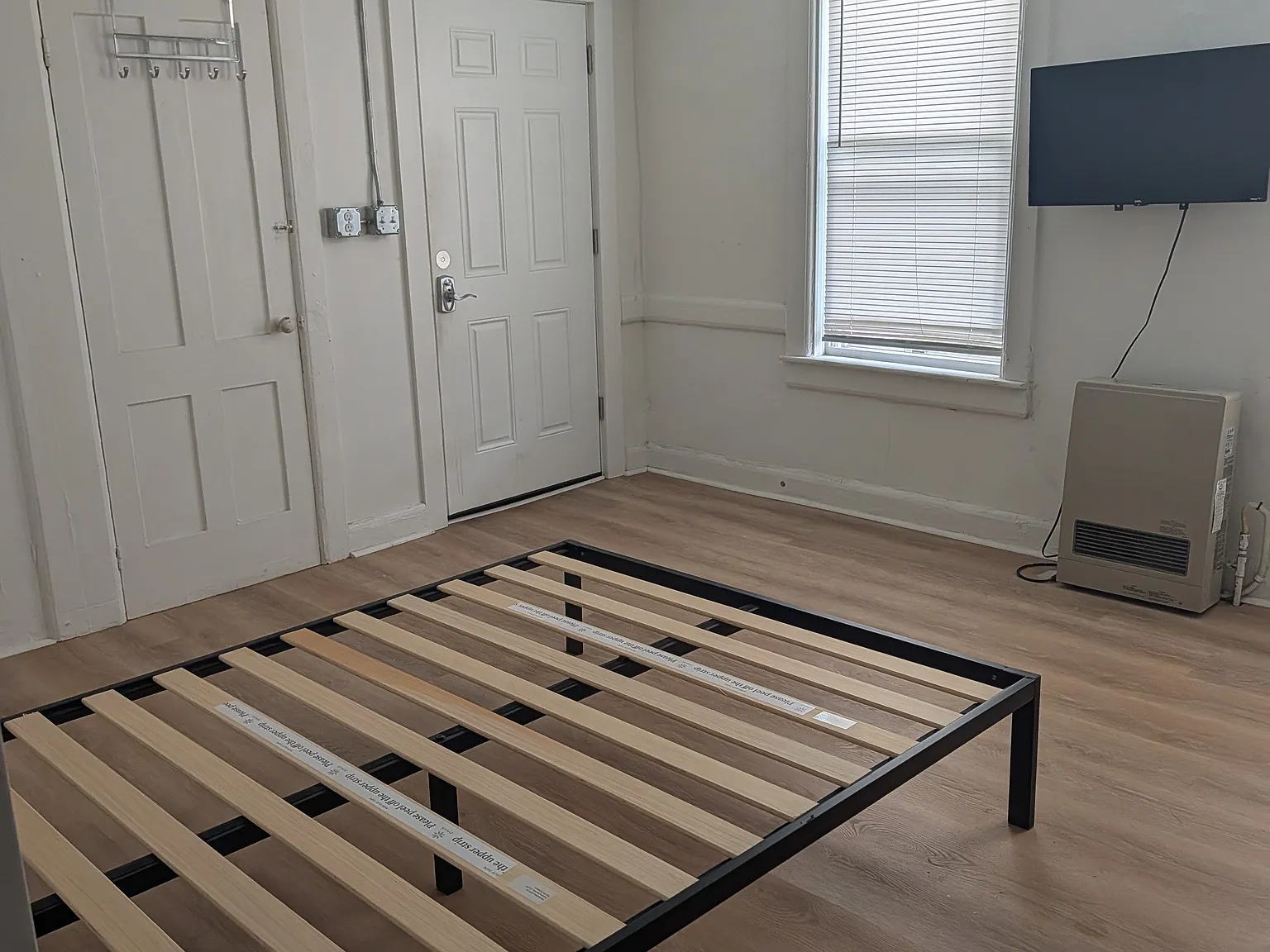Studio, 300 sqft, $1,375 — Photo 4