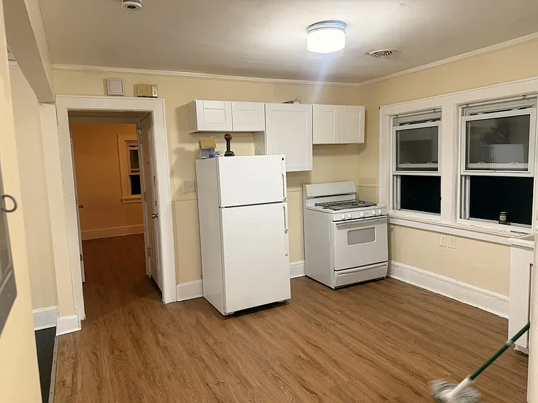 118-120 Isabella Ave #3 — Photo 5