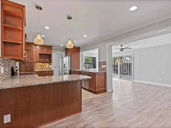 8930 NW 23rd St, Pembroke Pines, FL 33024