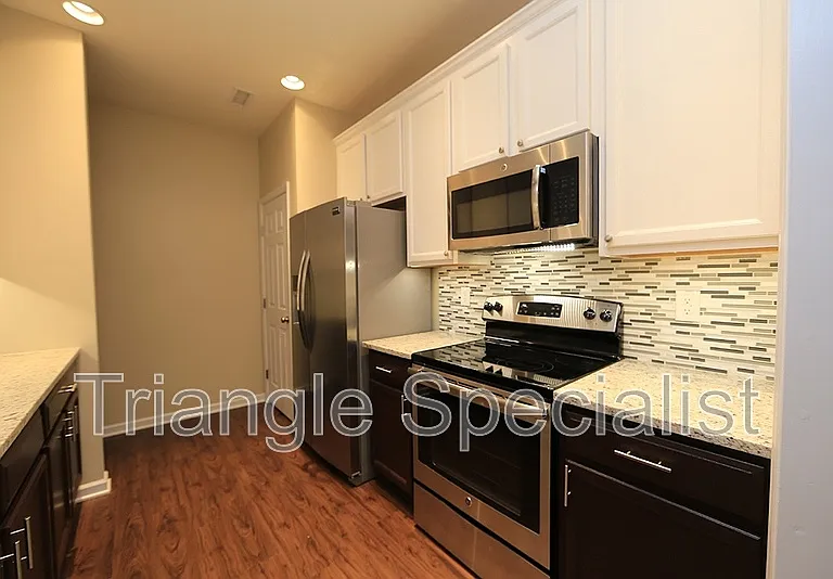 8227 Martello Ln — Photo 3