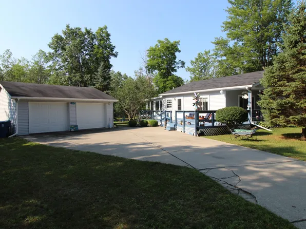 312 Autumn Ln, Roscommon, MI 48653
