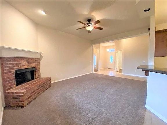 4th image of 1605 Dorothy Dr
