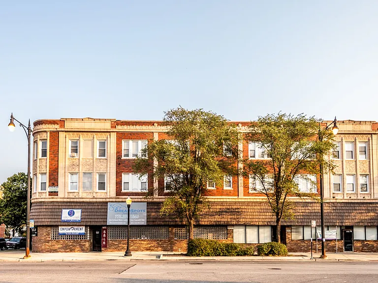5836 W Madison — Photo 14