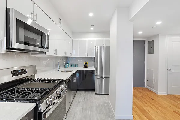 Sold by E Realty International Corp | media 17