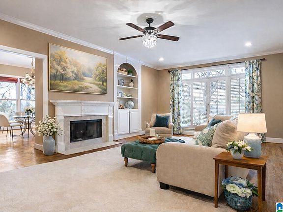 5th image of 153 Kings Crest Ln