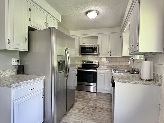 5th image of 608 Granger Ln