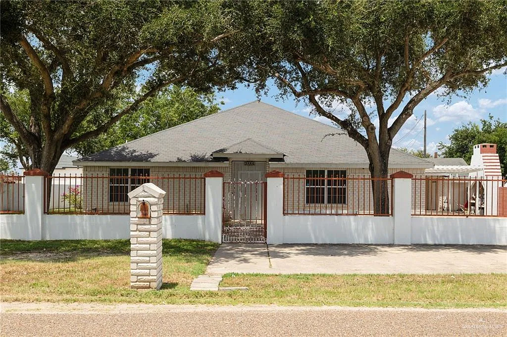 6 bed, 5.5 bath, 3071 sqft, $3,500 — Photo 1