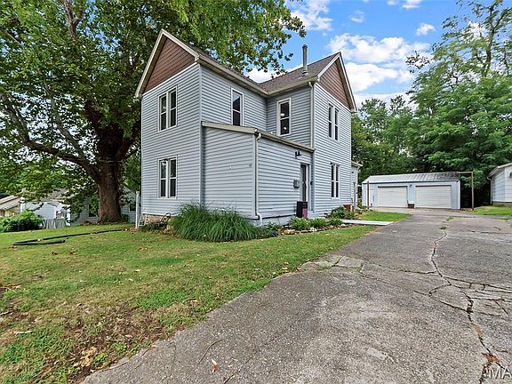 3rd image of 214 W Mary St