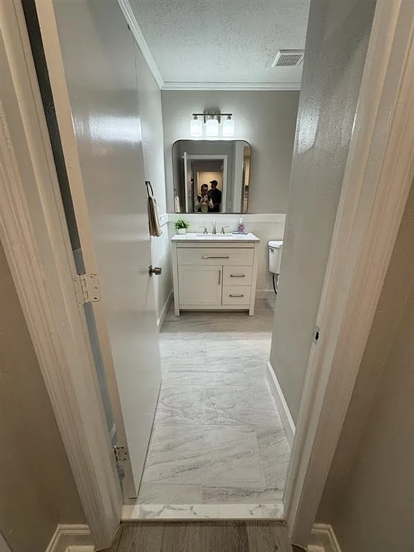 3 bed, 1408 sqft, $1,100 — Photo 1