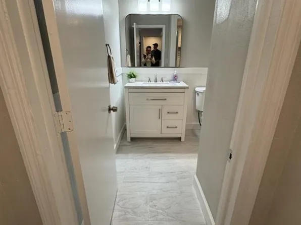 5411 Sweetwater Terrace Cir, Tampa, FL 33634