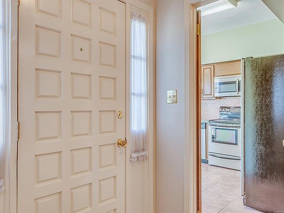 4th image of 3124 Malone Dr