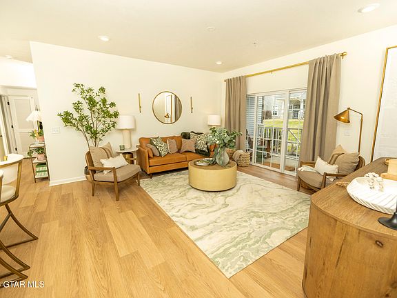 4th image of 77 Graham Rd #203