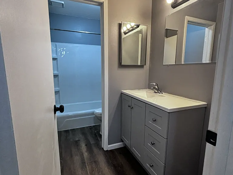 1005 S East St — Photo 13