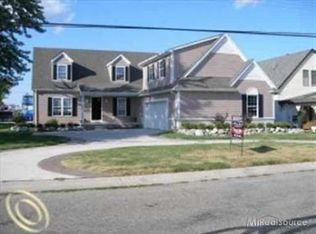 9829 Saint John Dr, Algonac, MI 48001