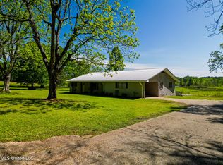 52 Hendry Rd, Bay Springs, MS 39422