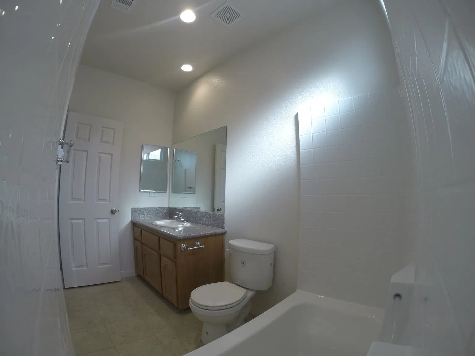 3 bed, 1145 sqft, $1,875 — Photo 2