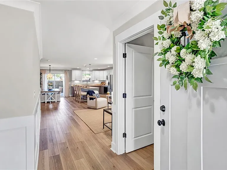 4 McArthur St — Photo 4