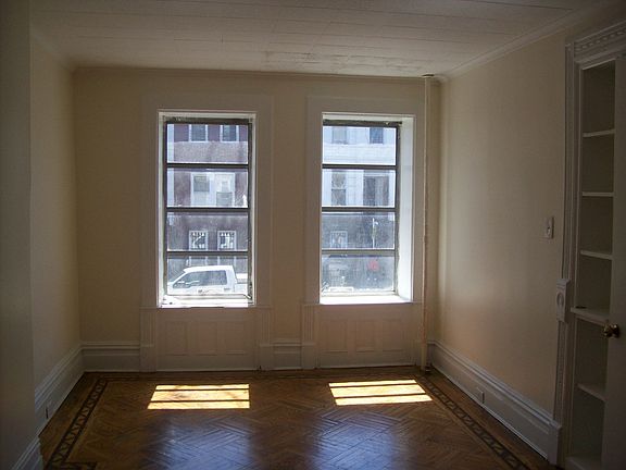 More amazing natural lighting in living space