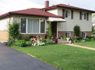 540 W Rose Ave, Addison, IL 60101