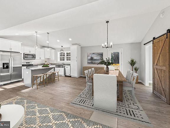 2nd image of 7475 Broad Creek Cir