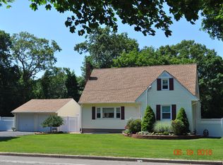 62 Browns Rd, Nesconset, NY 11767