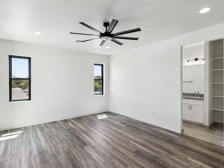 902 W Hazelwood St #B — Photo 17