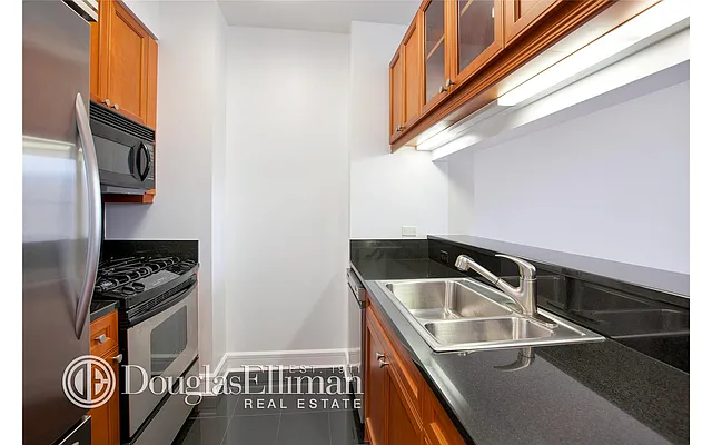 Rented by Douglas Elliman | media 24