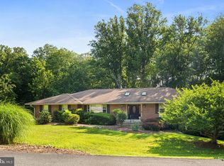 12104 Vale Rd, Oakton, VA 22124