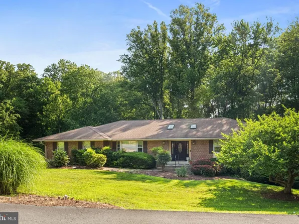 12104 Vale Rd, Oakton, VA 22124