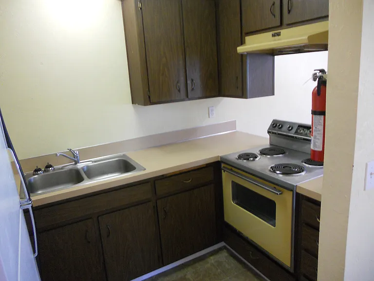 1637 Ferry St #5 — Photo 7