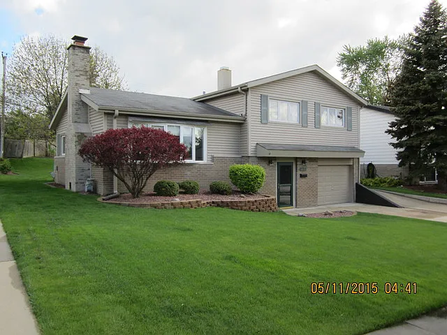8845 W 92nd St photo 1