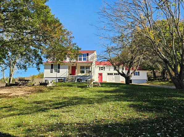 1170 Pilgrim Fork Rd, Elk Creek, VA 24326