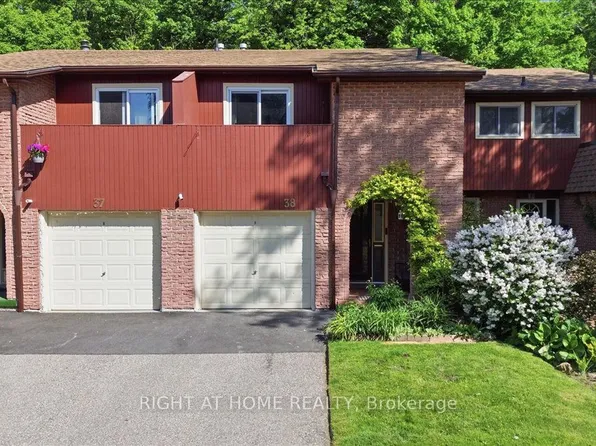 2301 Cavendish Dr #38, Burlington, ON L7P 3M3