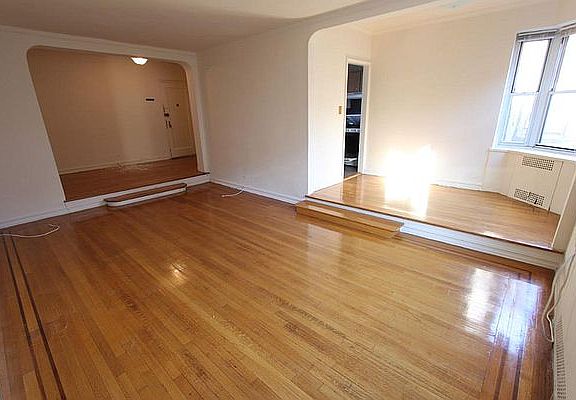 3rd image of 6864 Yellowstone Blvd APT B55