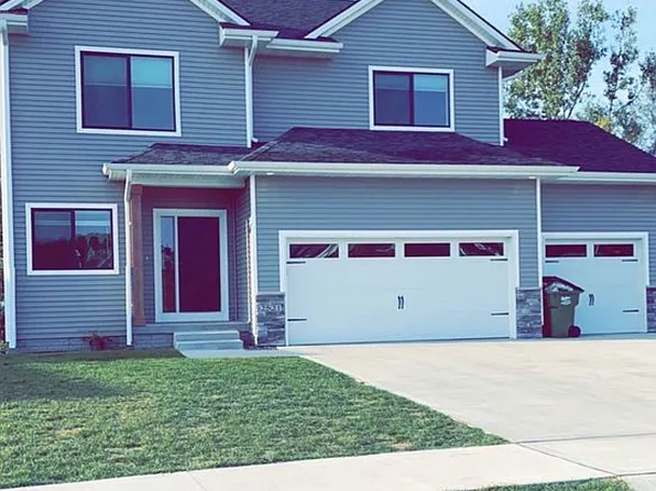 2521 Park Ridge Dr, Granger, IA 50109