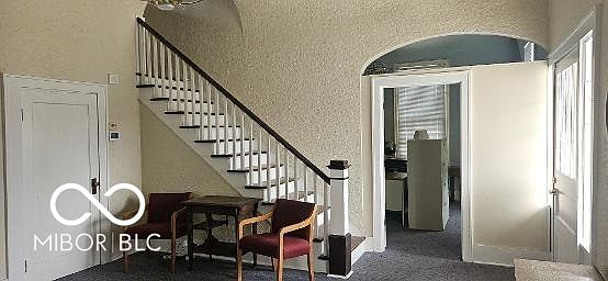 4th image of 40 E Walnut St