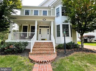 215 Cambridge Pl, Chalfont, PA 18914