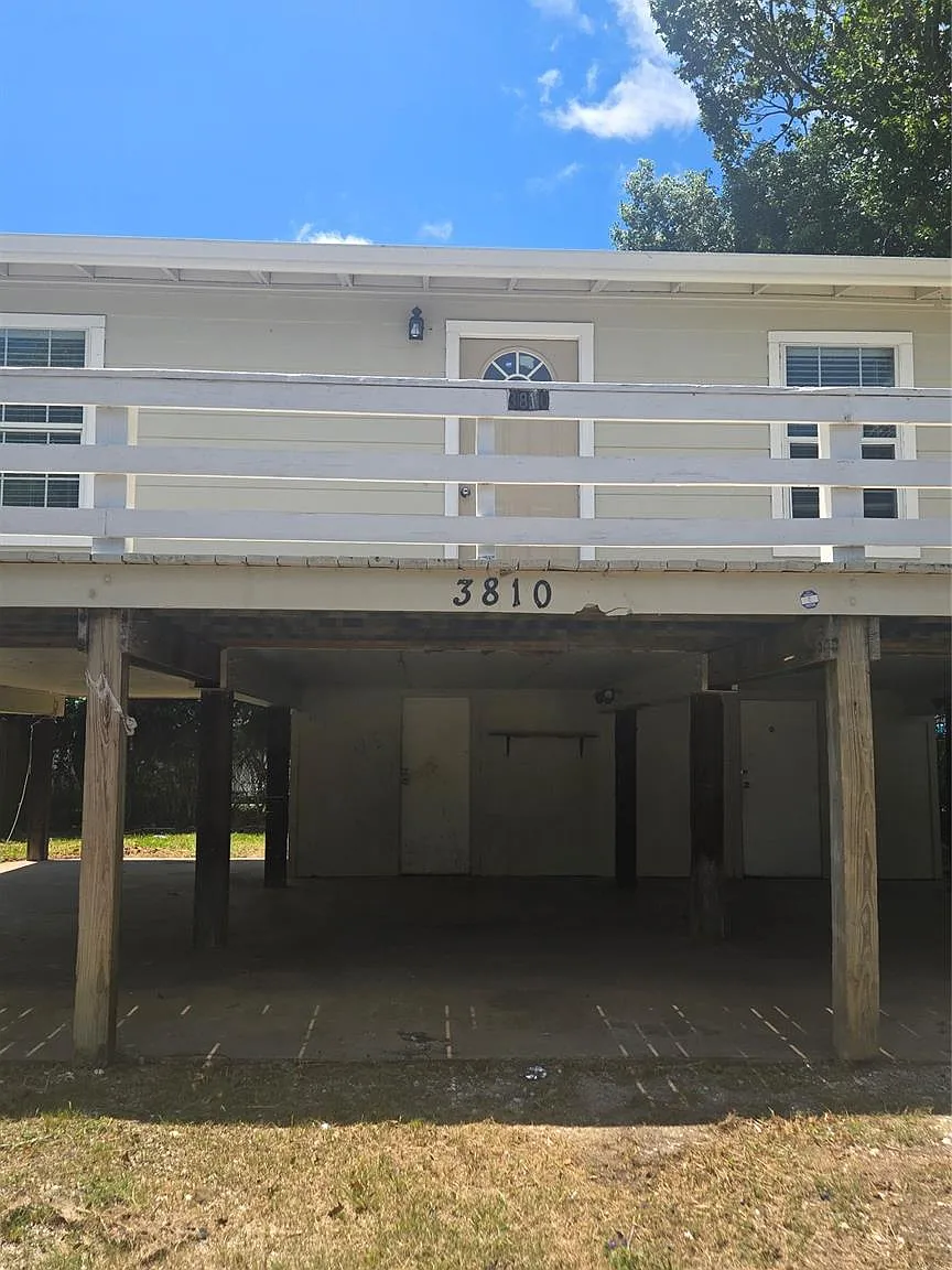 2 bed, 1.0 bath, 900 sqft, $1,450 — Photo 1