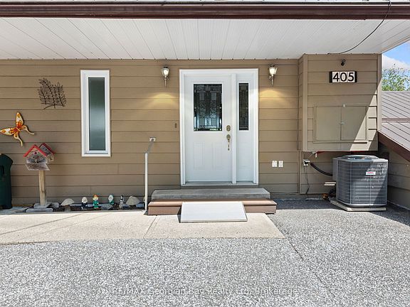 2nd image of 405 Champlain Rd