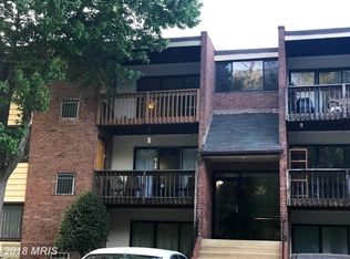 10724 West Dr APT 201, Fairfax, VA 22030