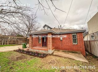 4416 Division St, Cockrell Hill, TX 75211