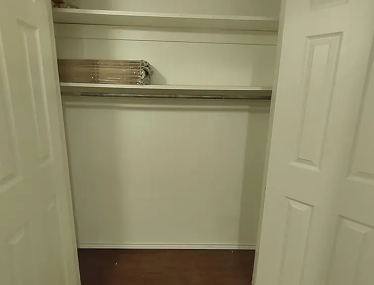 1121 N Locust St #10 — Photo 16