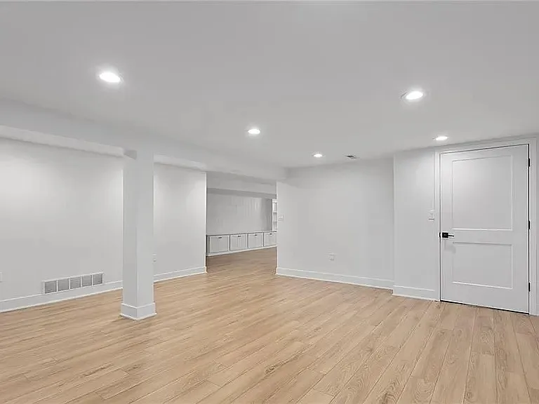 8105 Rosewood Dr — Photo 12