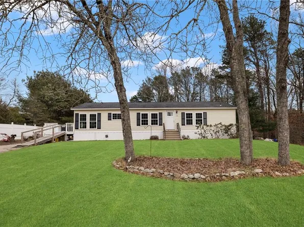 221 Leisure Dr, South Kingstown, RI 02879