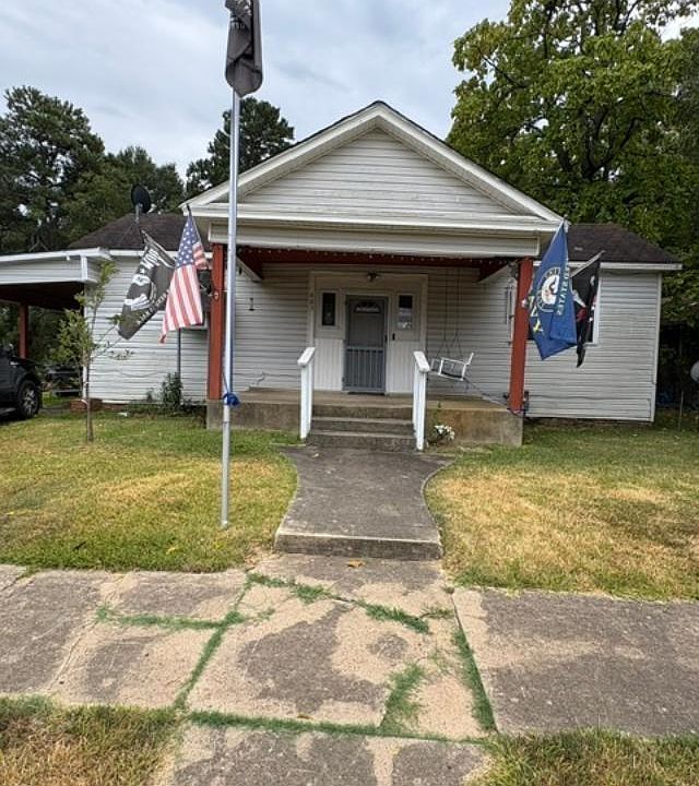 1st image of 603 E 2nd St