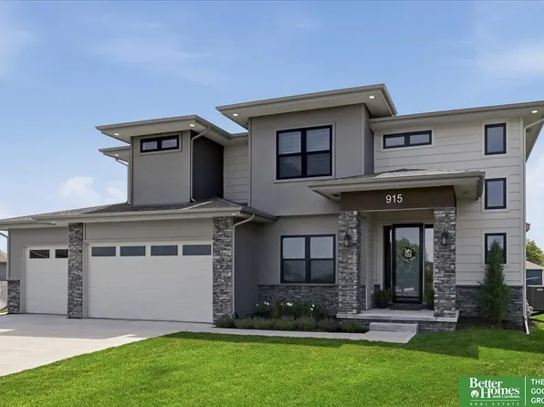 915 Elm Cir, Springfield, NE 68059