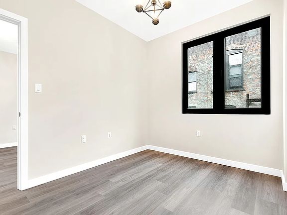3rd image of 221 E 105th St APT 4D