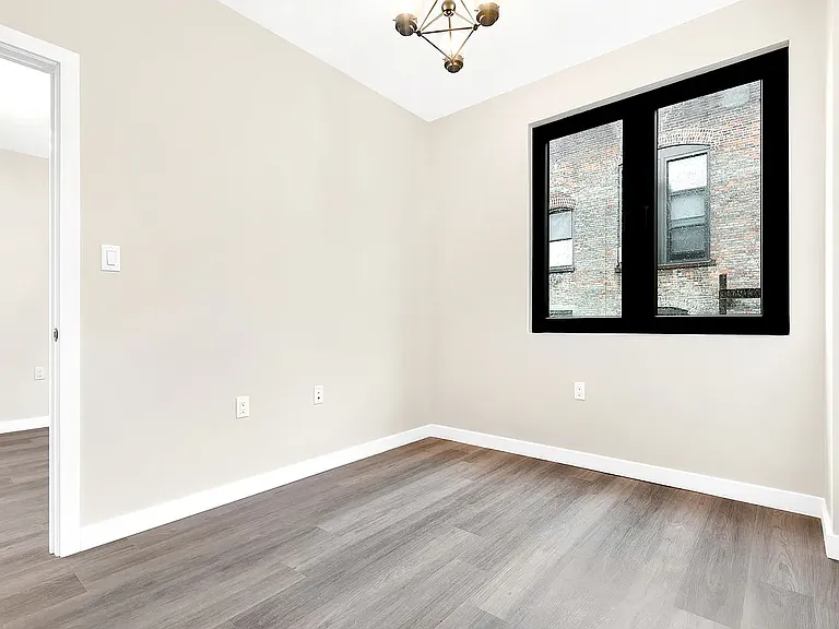 221 E 105th St #4D — Photo 3