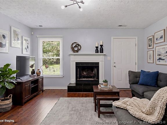 3rd image of 45 Woodwind Dr